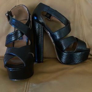 Black platform heels size 5.5